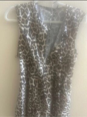 Sleeveless Leopard Print V-Neck Tunic Top - Brown